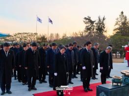 이재명 대통령, 새해 현충원 참배 기사 이미지