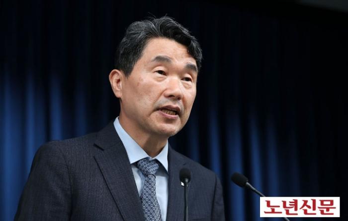 서울노년신문 성수목 기자 이주호 사회부총리 겸 교육부 장관이 지난 15일 오후 서울 용산 대통령실 청사에서 교육개혁 현안 추진 상황에 대해 브리핑하고 있다 20230619