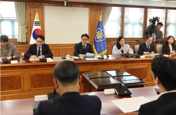 김민석 국무총리, 반려동물 가족의 의견을 듣는‘반려동물 정책 위원회’ 개최 기사 이미지
