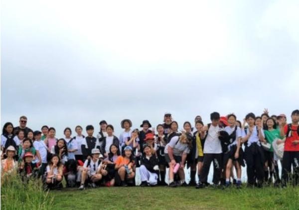 서귀포시, 국제학교 학생들 제주 올레길 걸으며 지역 이해 높여