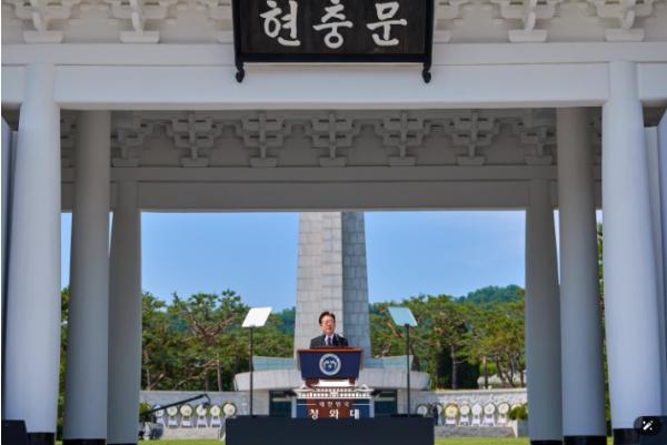 이 대통령 '선열에 합당한 예우 다해야…특별한 희생에 특별한 보상'