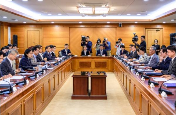 한성숙 국무총리 주재 전남광주통합특별시 지원위원회 위촉식 및 회의