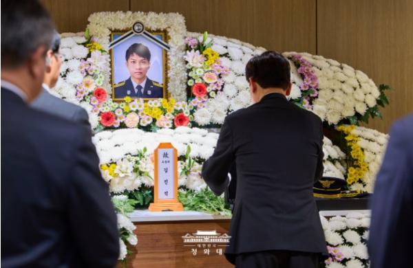 이재명 대통령, 순직 소방공무원 조문·옥조근정훈장 추서