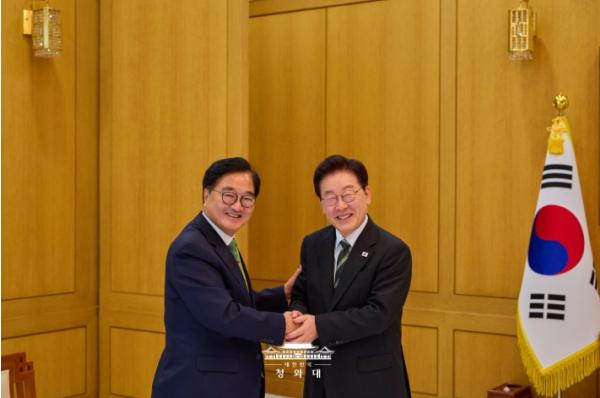 이재명 대통령, 우원식 전 국회의장 초청 오찬  기사 이미지
